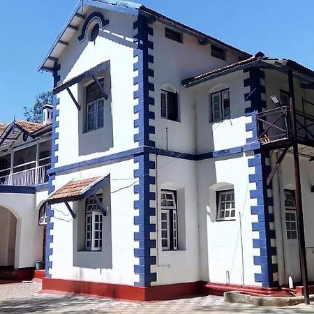 Ywca Wyoming Hotel Кунур Екстериор снимка