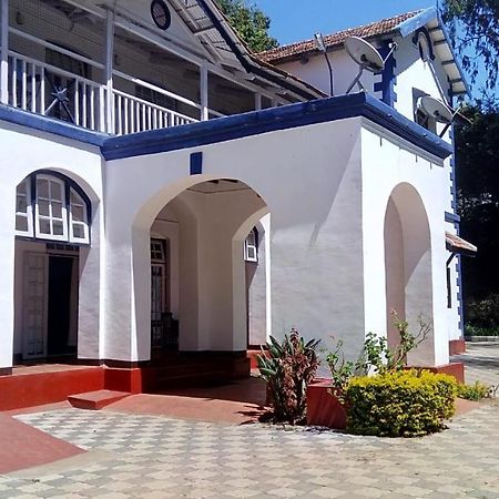 Ywca Wyoming Hotel Кунур Екстериор снимка