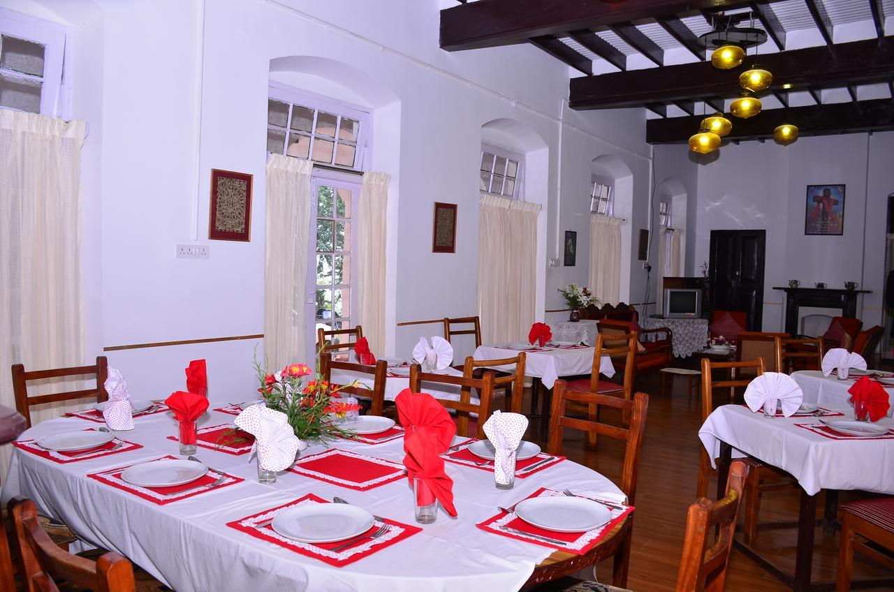 Ywca Wyoming Hotel Кунур Екстериор снимка