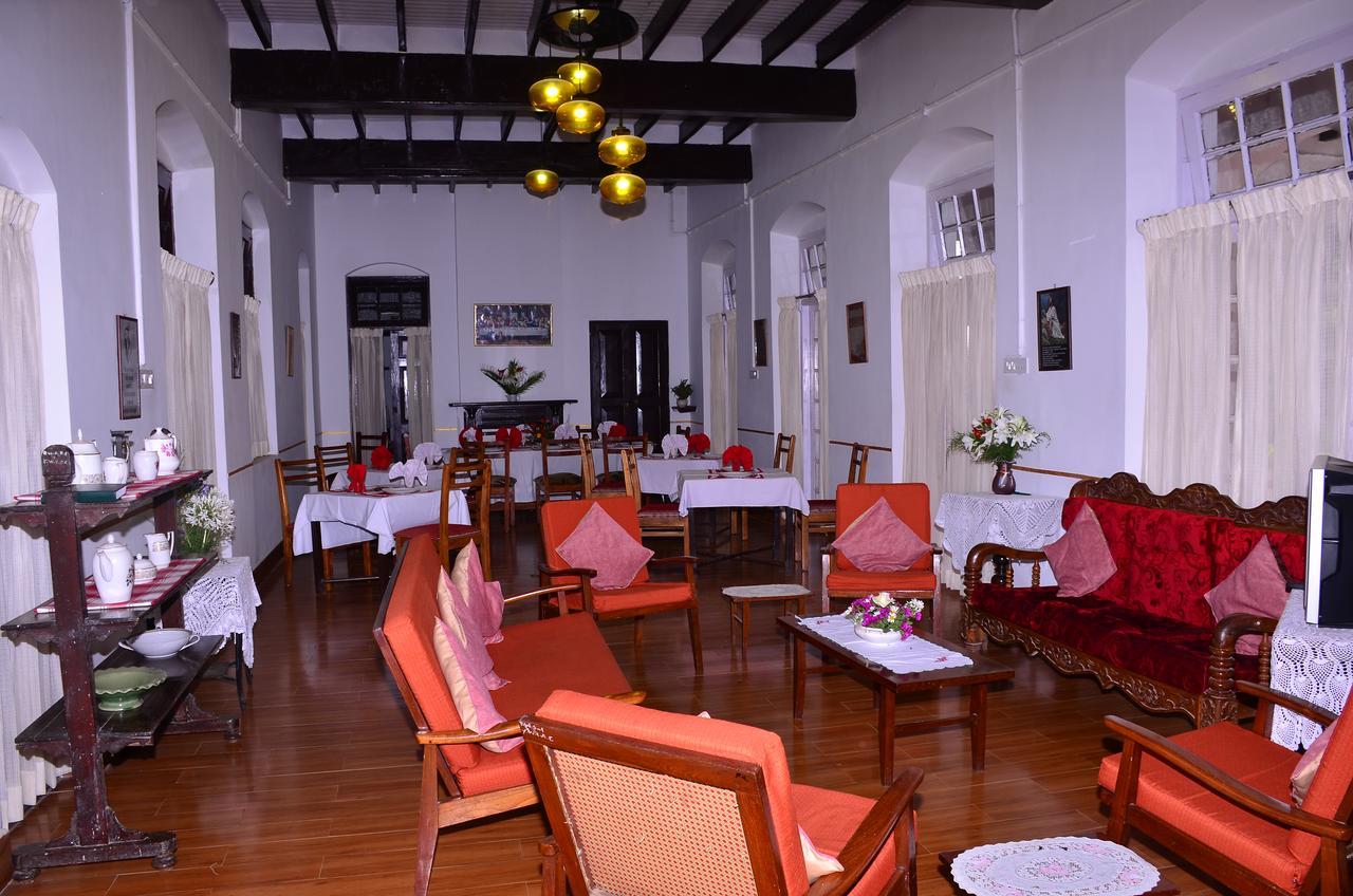 Ywca Wyoming Hotel Кунур Екстериор снимка