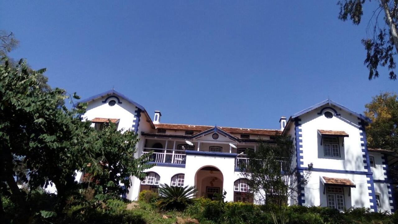 Ywca Wyoming Hotel Кунур Екстериор снимка