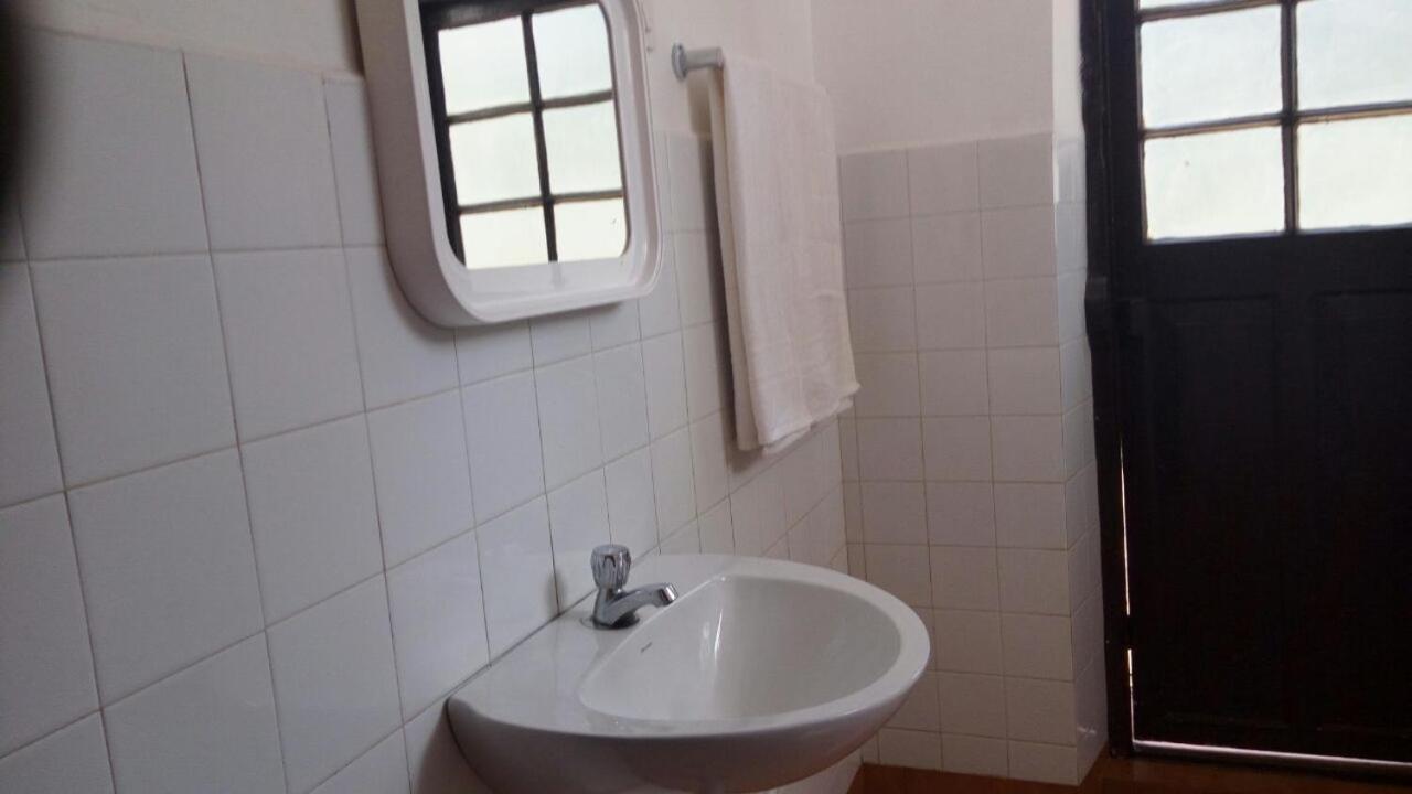 Ywca Wyoming Hotel Кунур Екстериор снимка