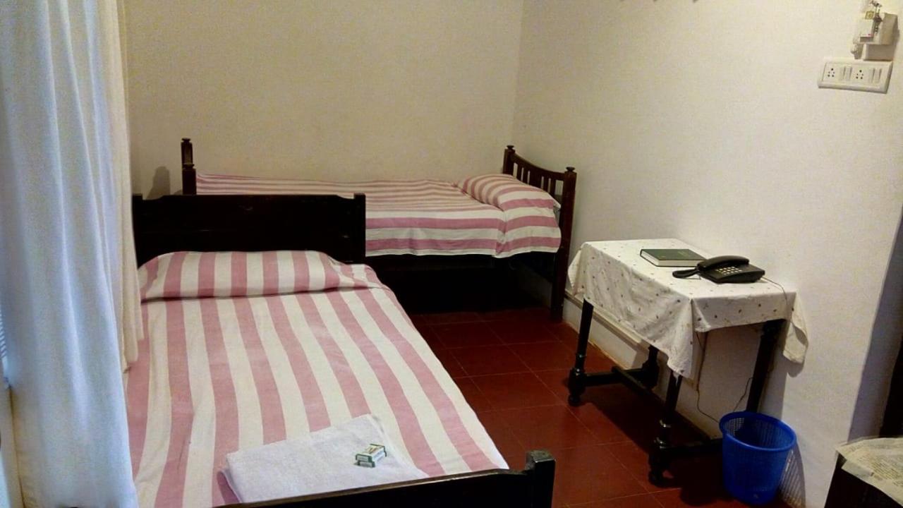 Ywca Wyoming Hotel Кунур Екстериор снимка